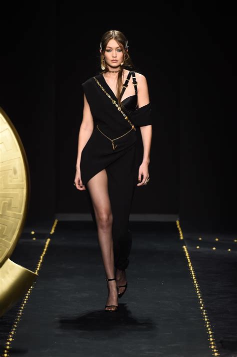 voce pubblicità versace 2019|VERSACE WOMEN FALL.